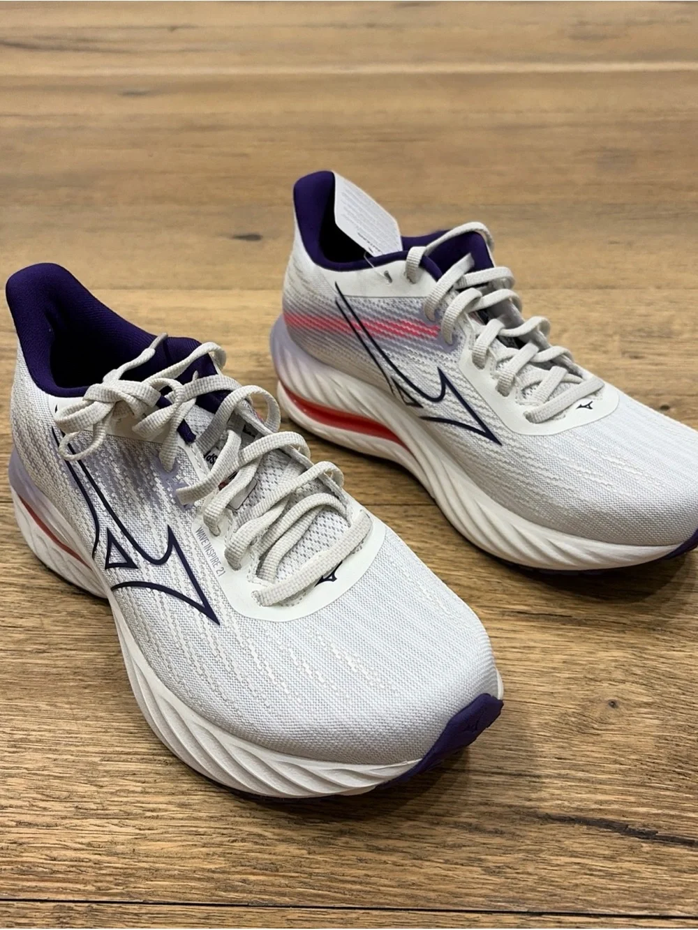 Mizuno Women’s White Running Shoes with Purple Accents
